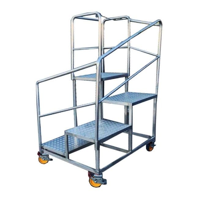 Podium with Round Stairway – thumbnail 2