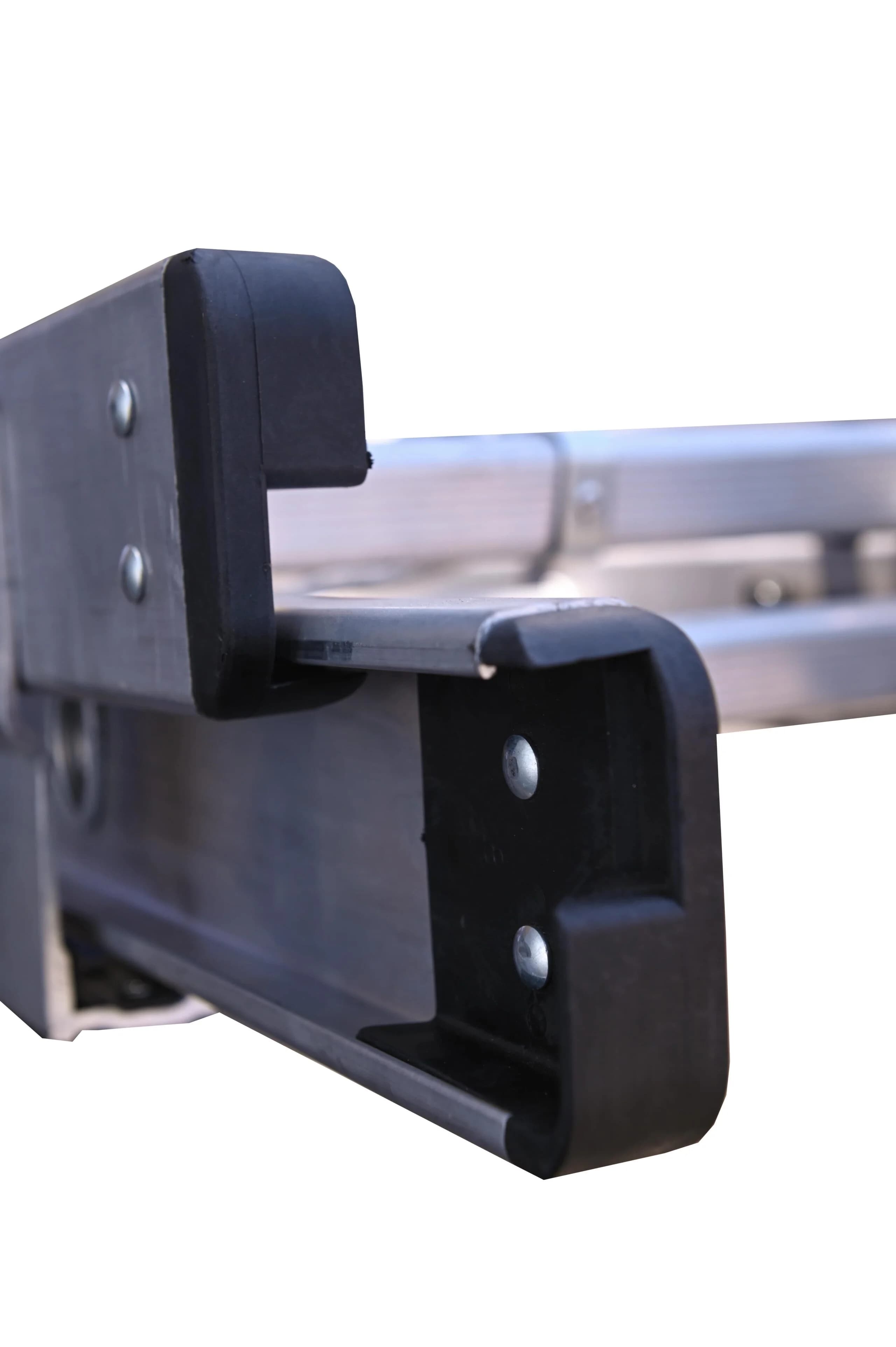 Extension ladder Dubai – rung spacing and step profile