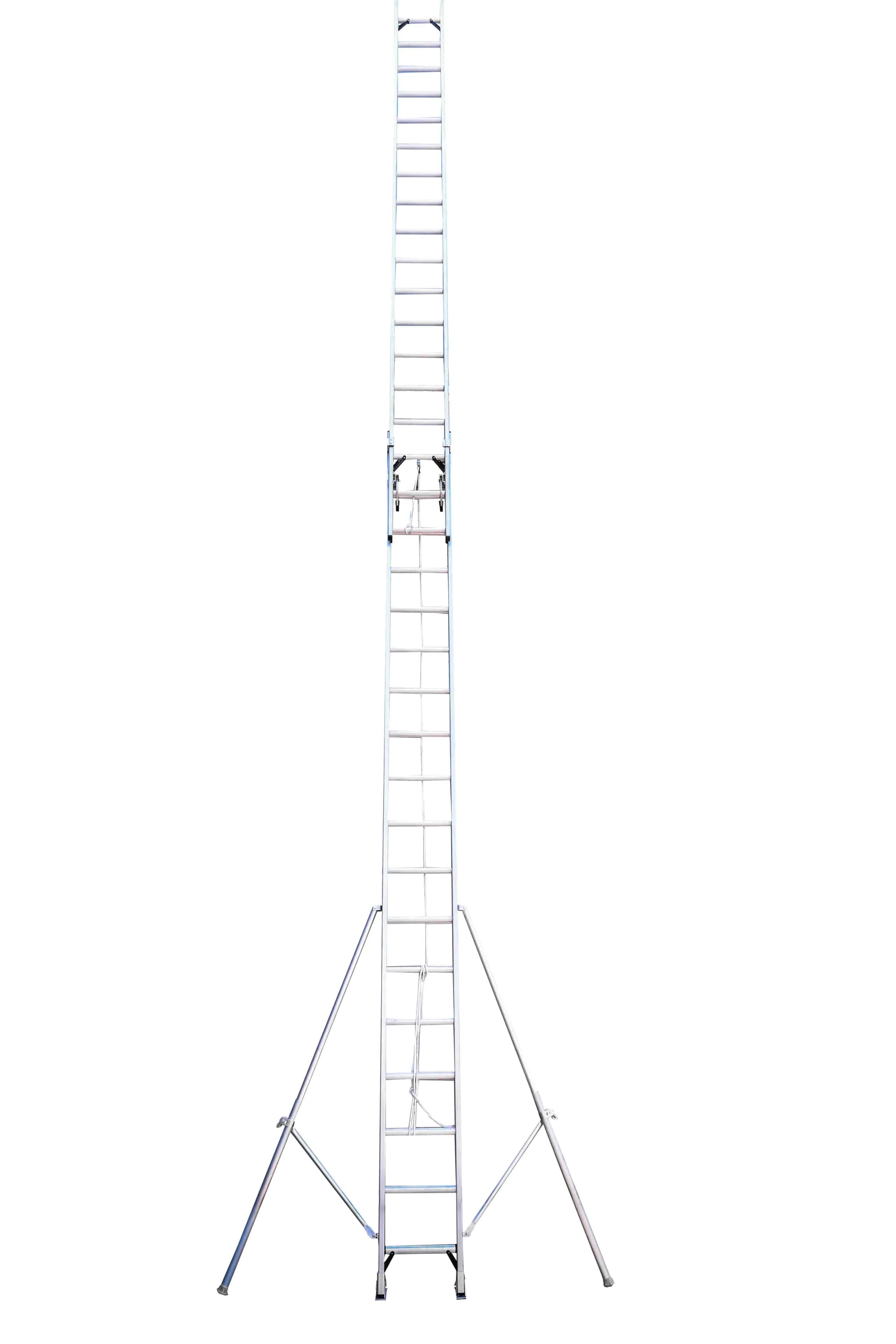 Aluminium extension ladder – professional use on construction site