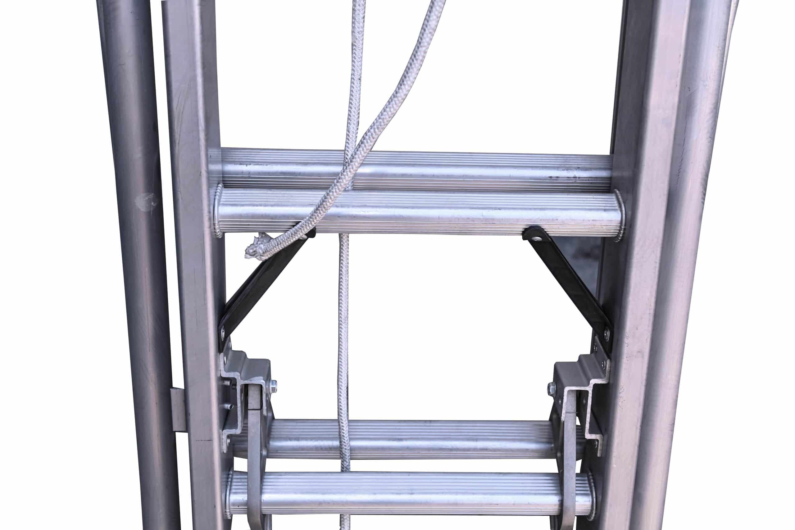 Aluminium extension ladder – side profile fully extended