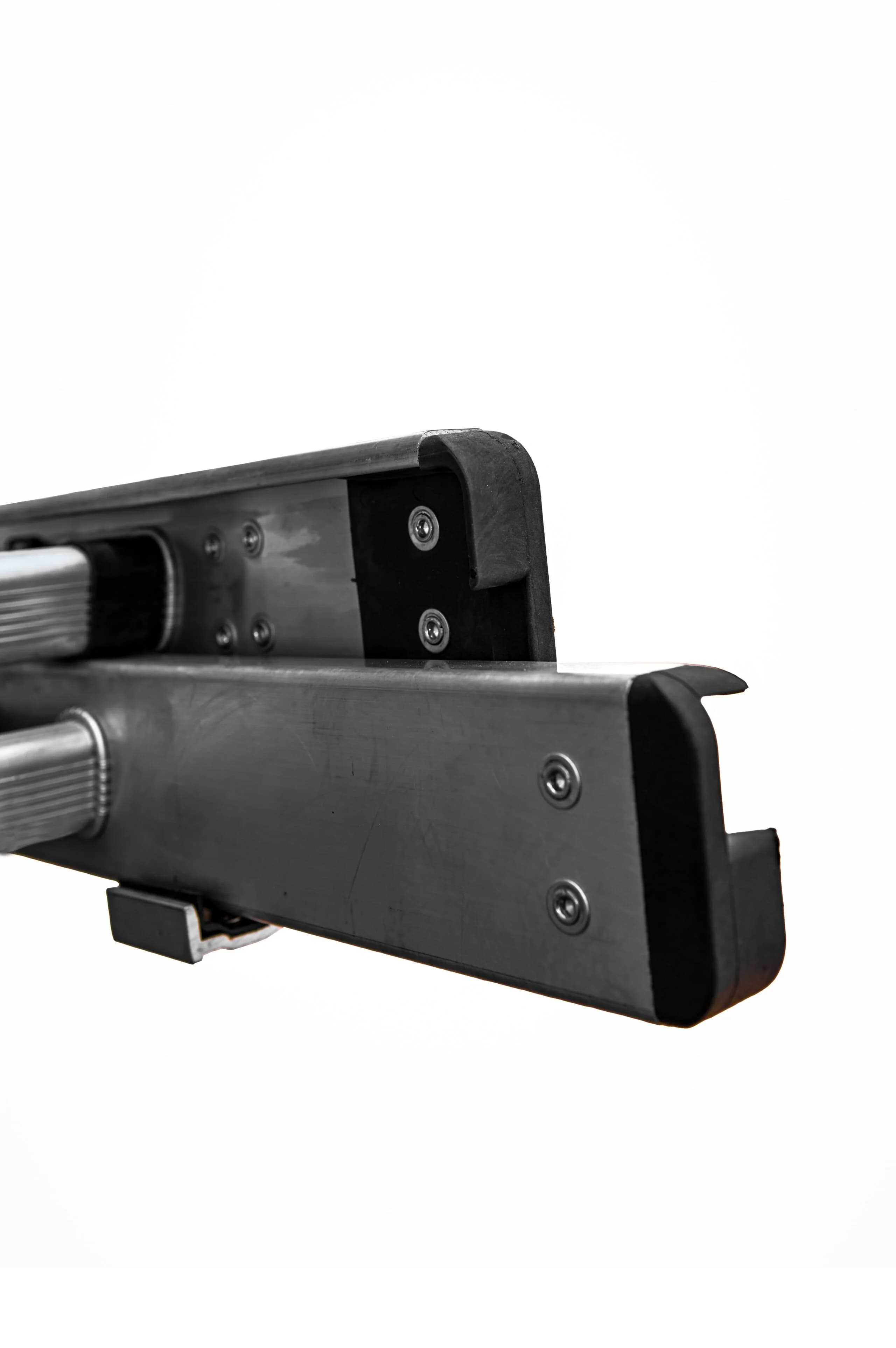 Aluminium extension ladder UAE – rope and pulley adjustment system